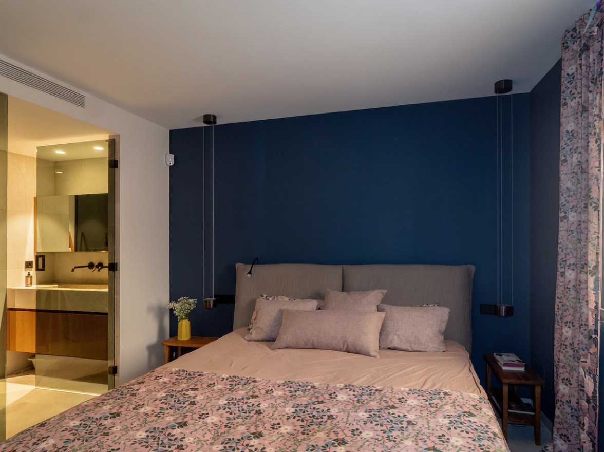 Beachfront flat in Palma de Mallorca — Bedroom