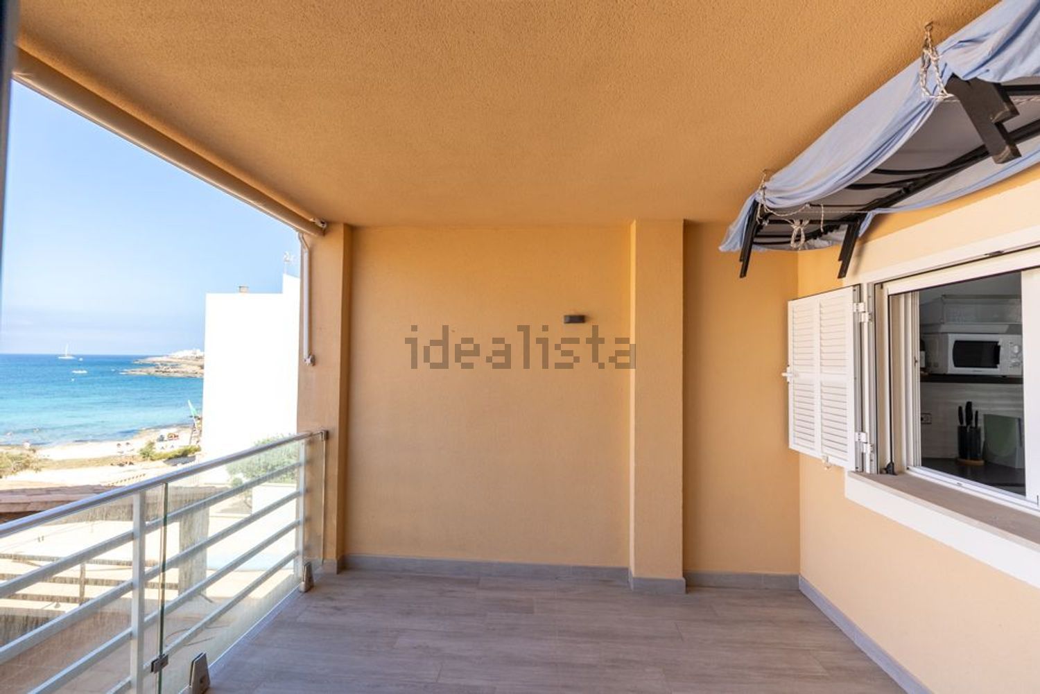 Wohnung zum Verkauf in direkter Strandlage in Ses Salines