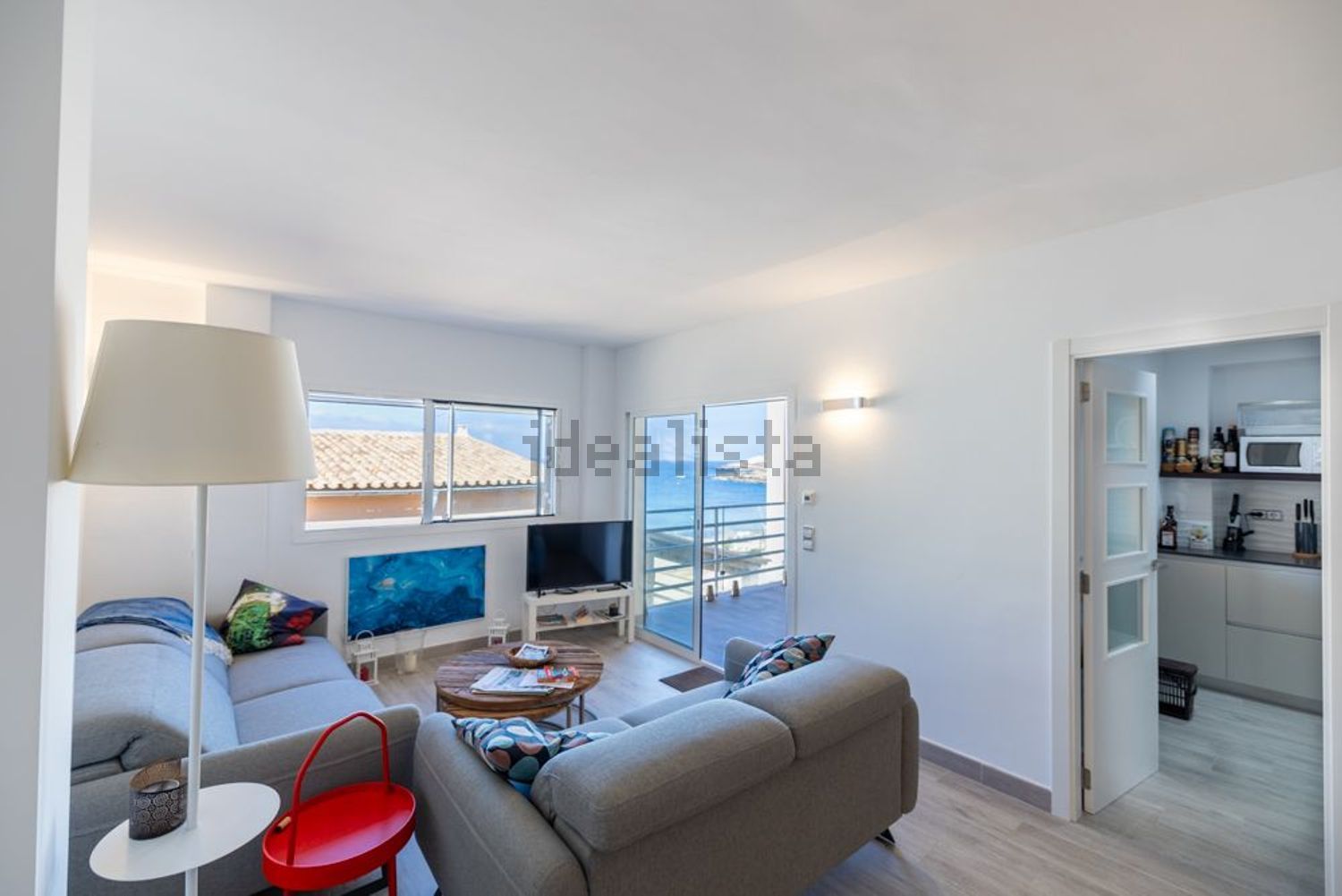 Wohnung zum Verkauf in direkter Strandlage in Ses Salines