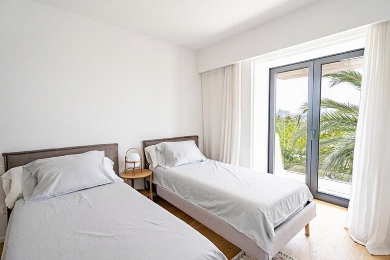 Beachfront flat in Palma de Mallorca — Bedroom