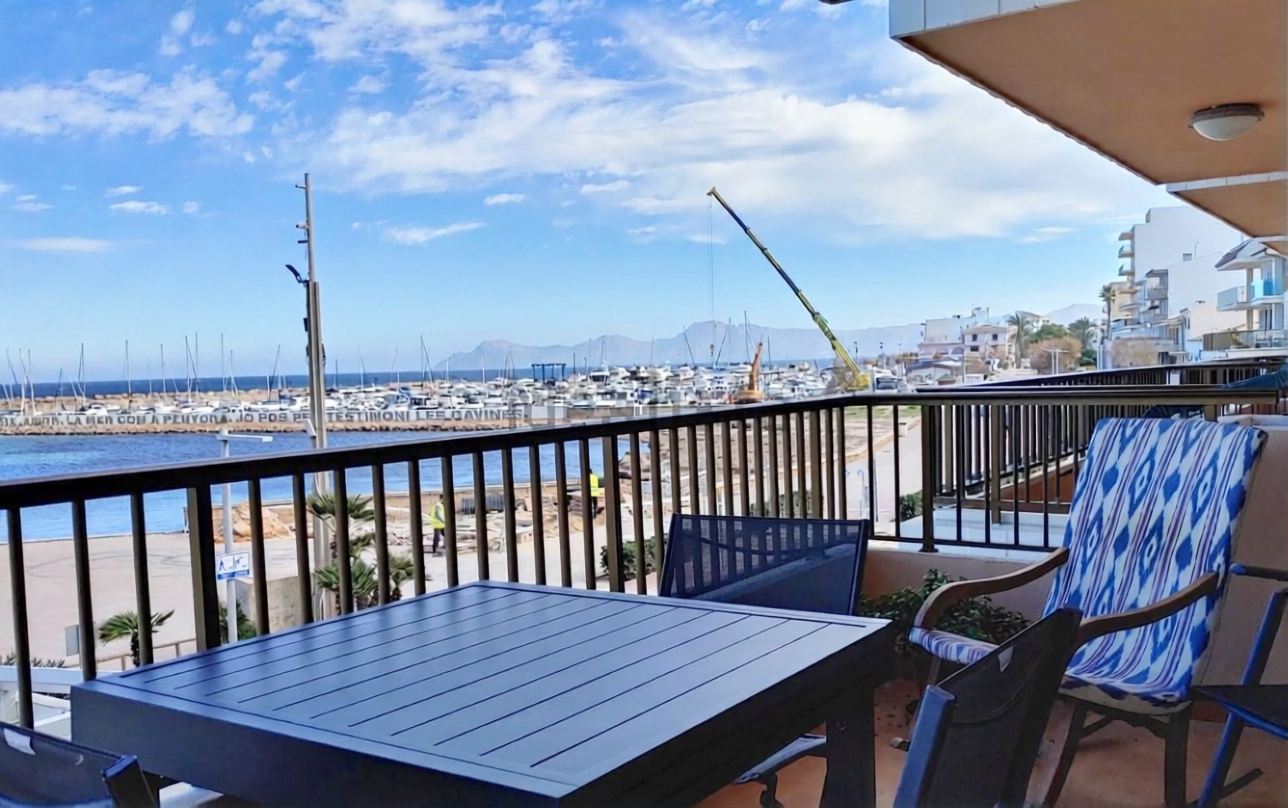 Beachfront flat in Santa Margalida — Sea terrace