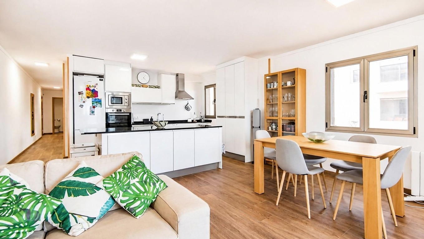 Beachfront flat in Santa Margalida — Kitchen