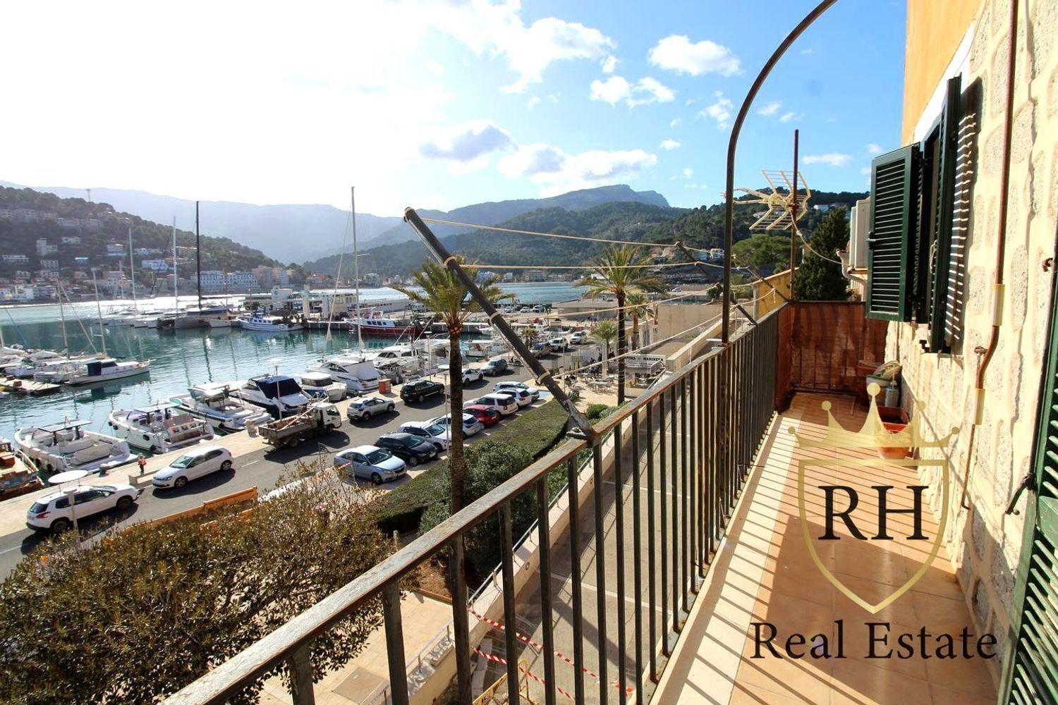 Flat for sale frontline beach in Soller