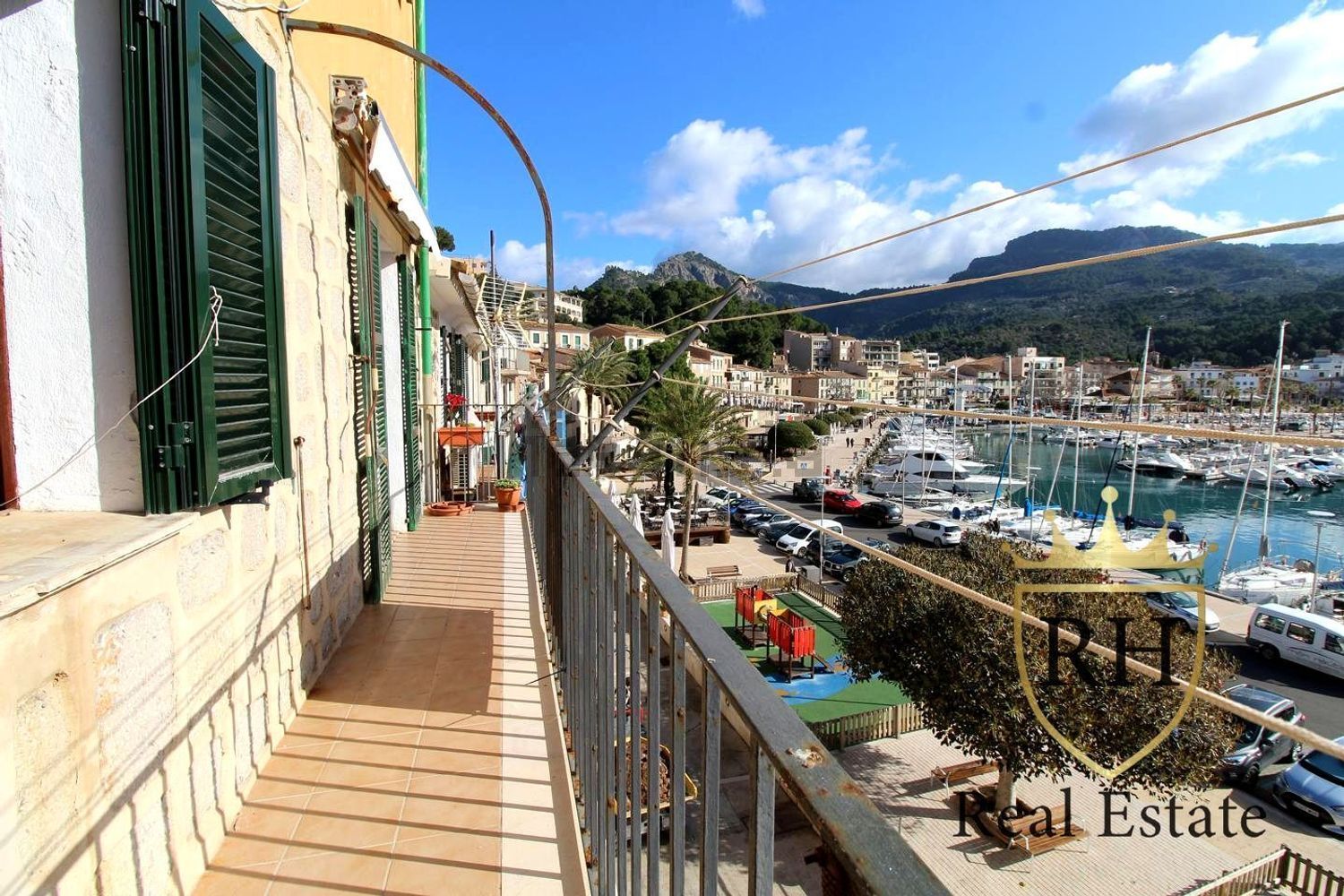 Flat for sale frontline beach in Soller