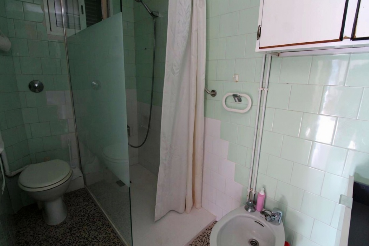 Beachfront flat in Soller — Bathroom