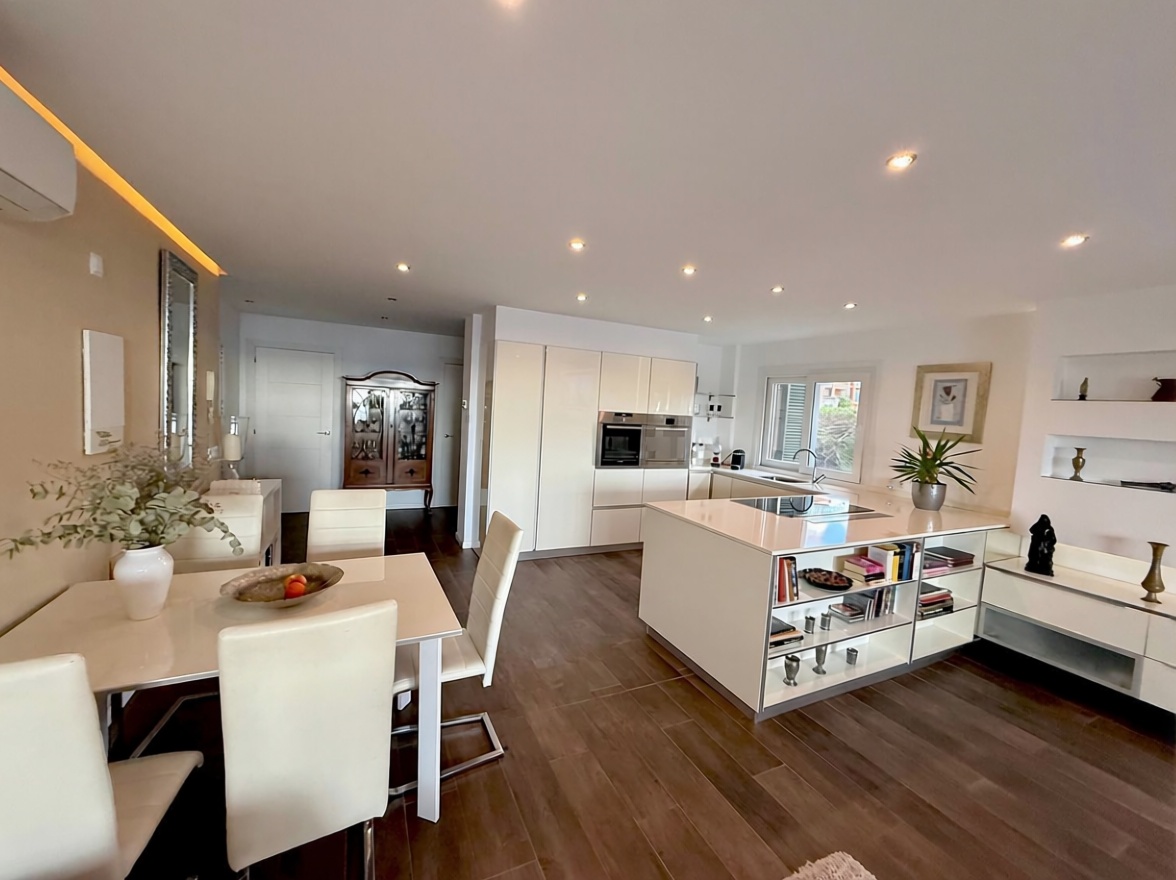 Wohnung in erste Strandlinie in Calvià — Küche