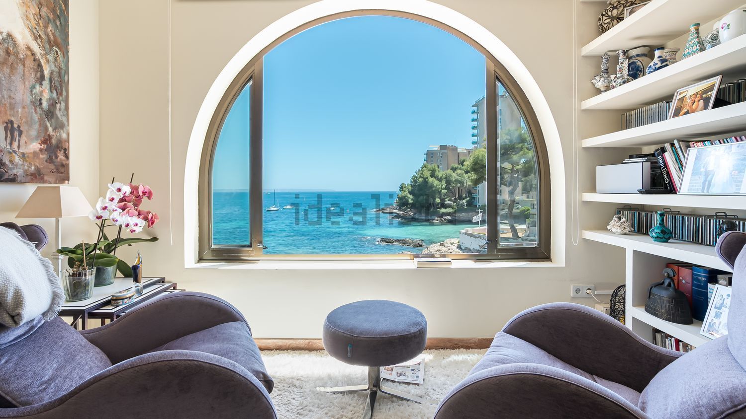 Beachfront flat in Calvià — Living room