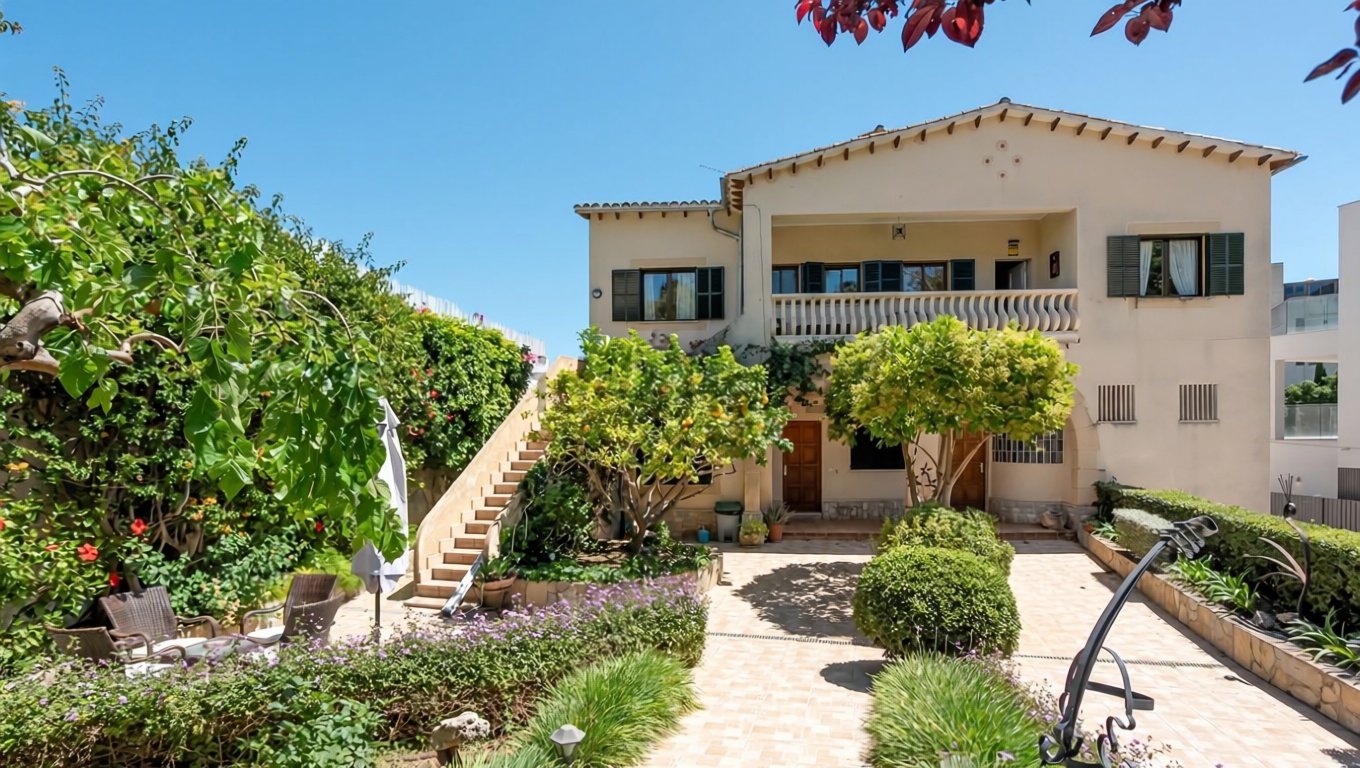 Wohnung in erste Strandlinie in Calvià — Meerblick