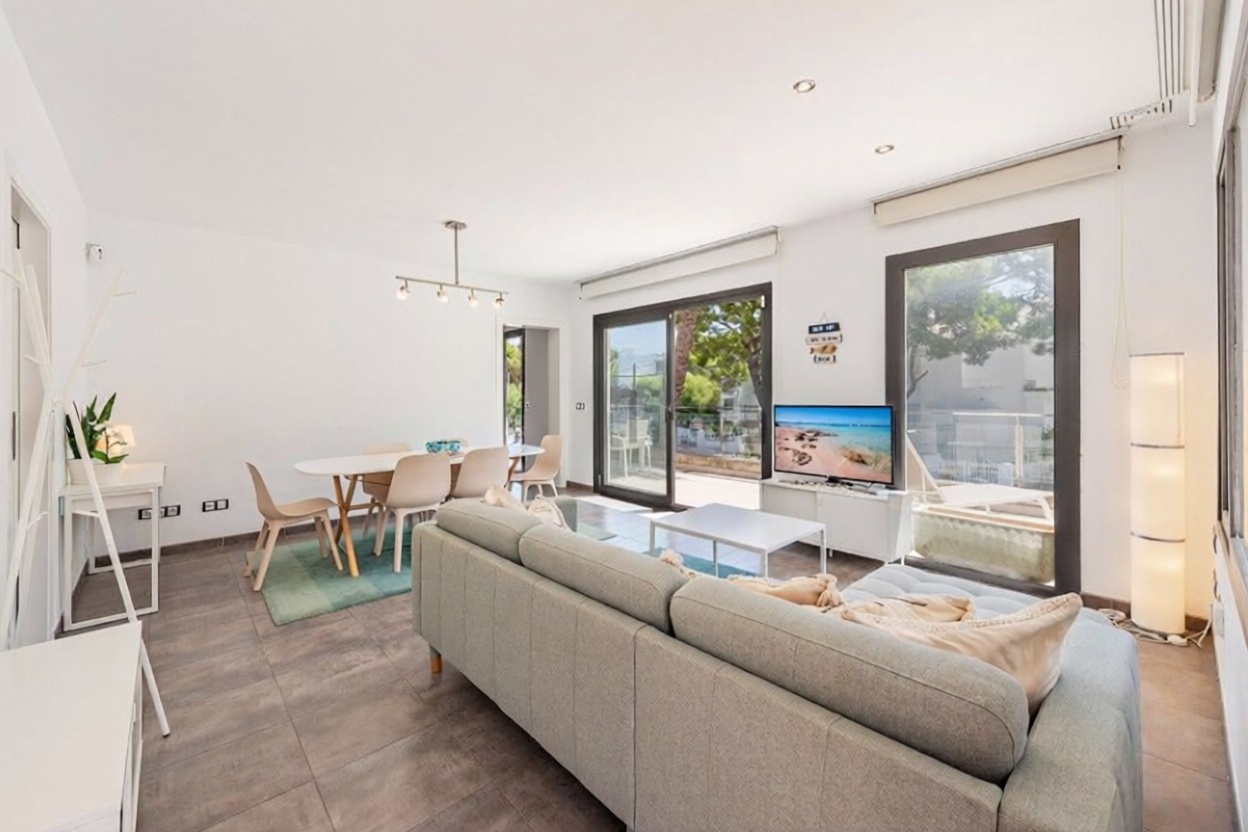 Seafront attic in Alcúdia — Living room