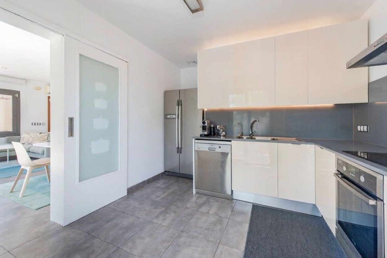 Seafront attic in Alcúdia — Kitchen