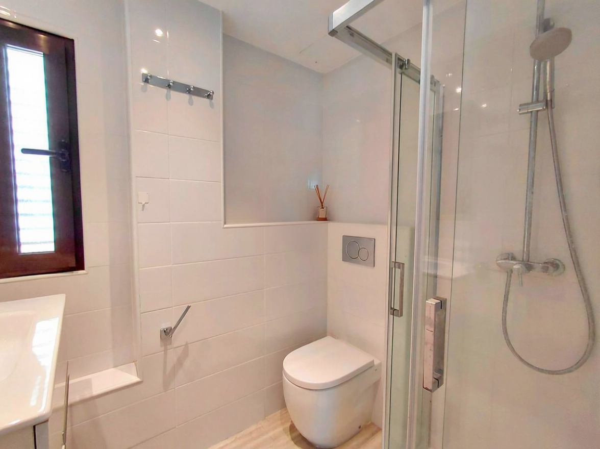 Beachfront flat in Calvià — Bathroom