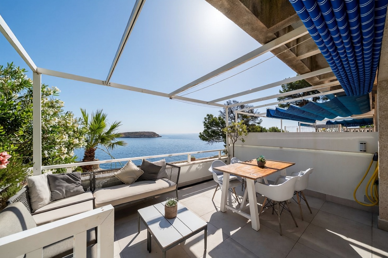 Beachfront duplex in Calvià