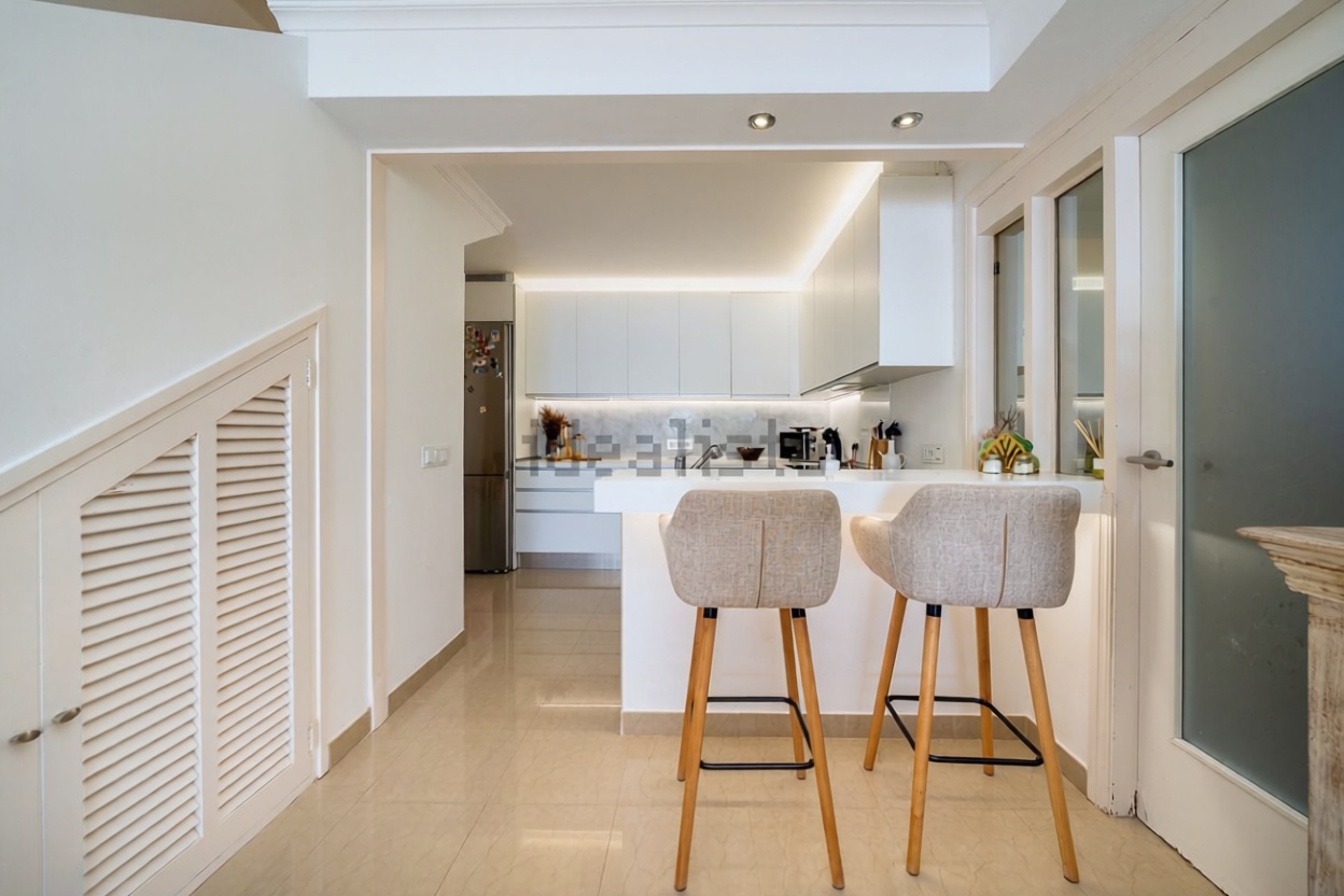 Beachfront duplex in Calvià — Kitchen