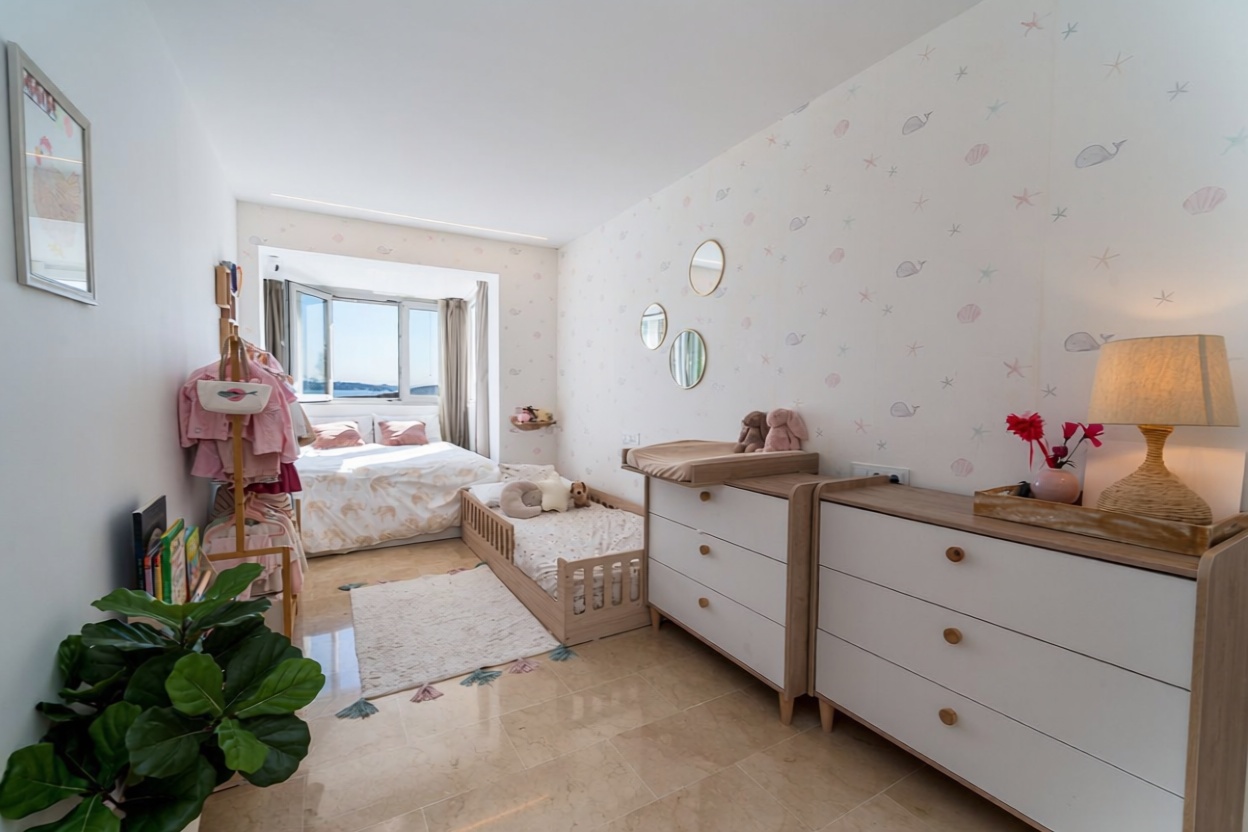 Beachfront duplex in Calvià — Bedroom