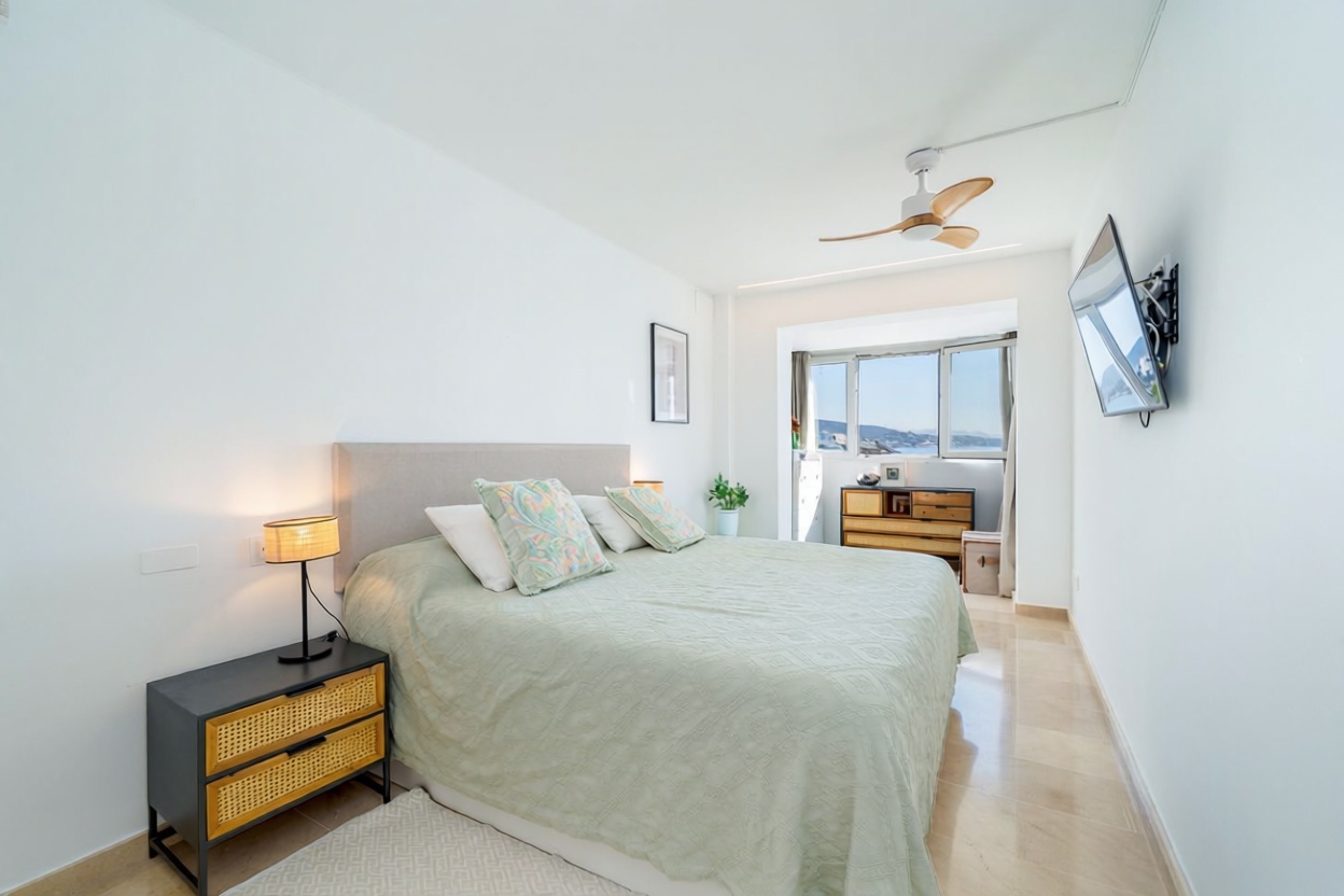 Beachfront duplex in Calvià — Bedroom