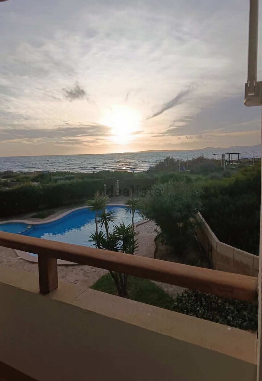 Beachfront flat in Palma de Mallorca — Living room
