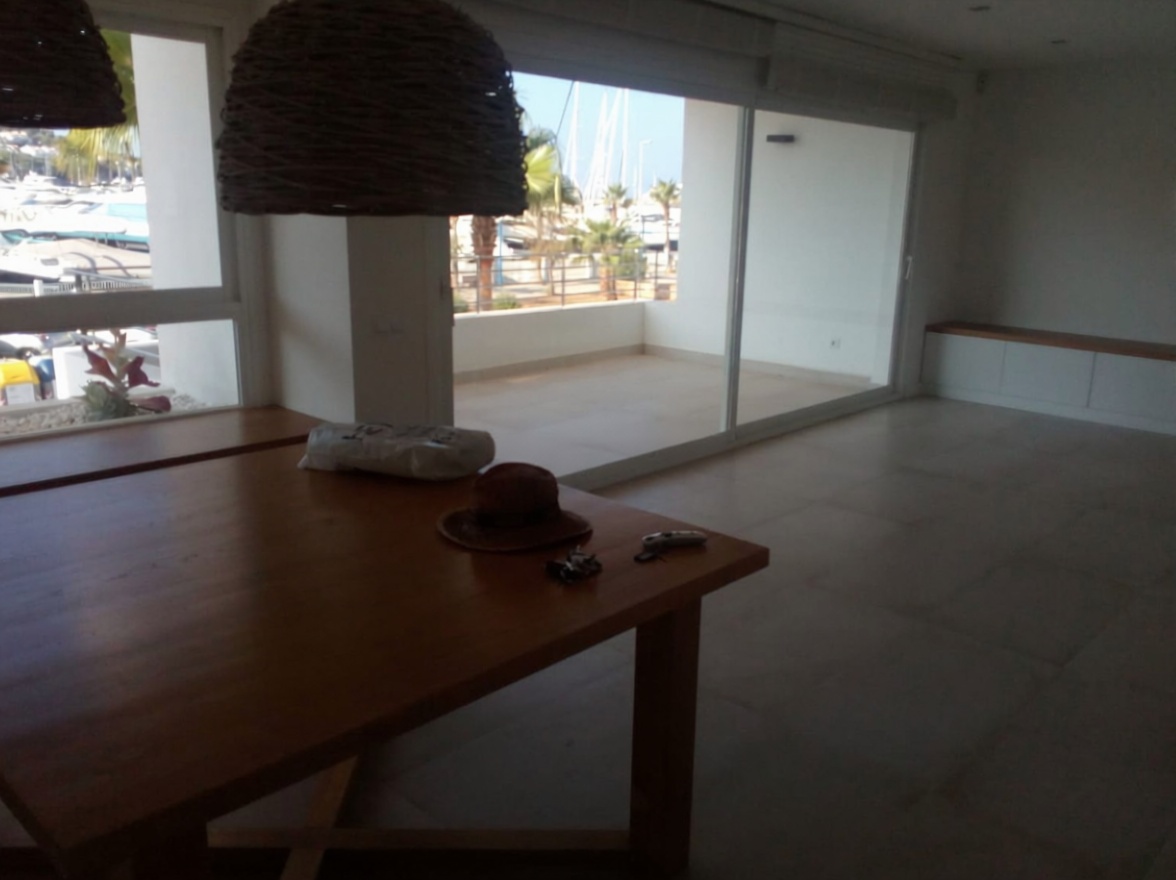 Beachfront flat in Andratx — Dining room