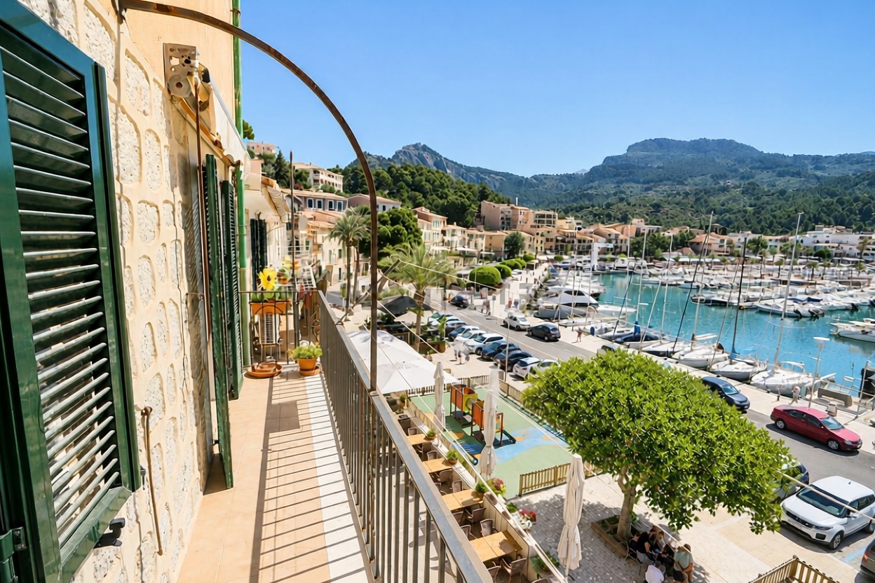 Beachfront duplex in Mallorca, Balears (Illes)