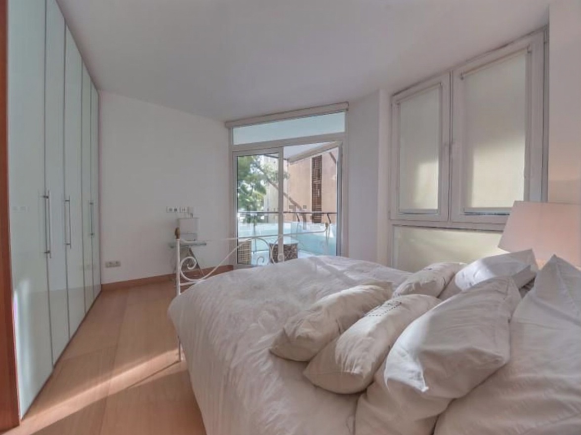 Beachfront flat in Calvià — Bedroom