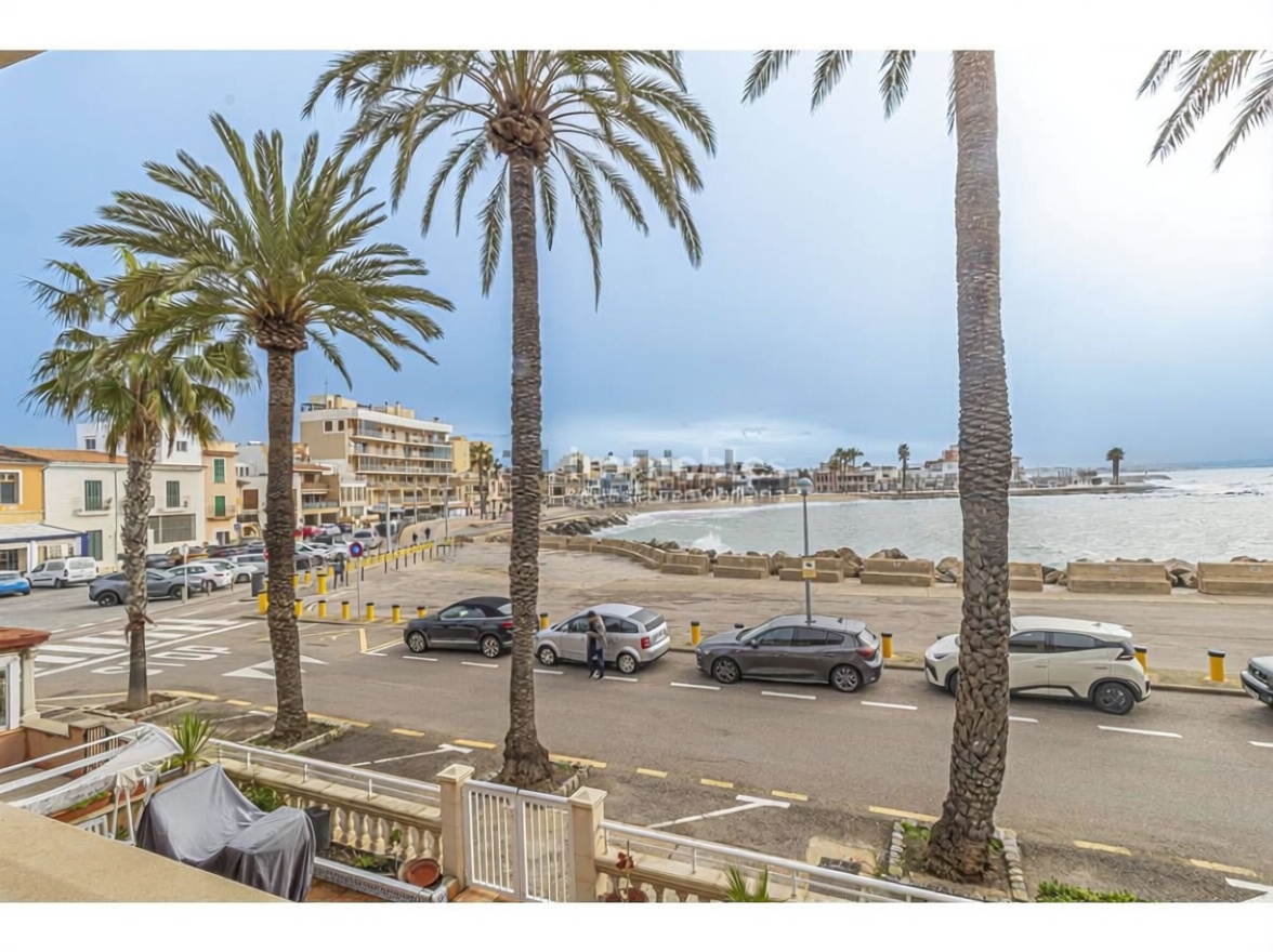 Piso en primera línea de playa en Palma de Mallorca — Terraza mar
