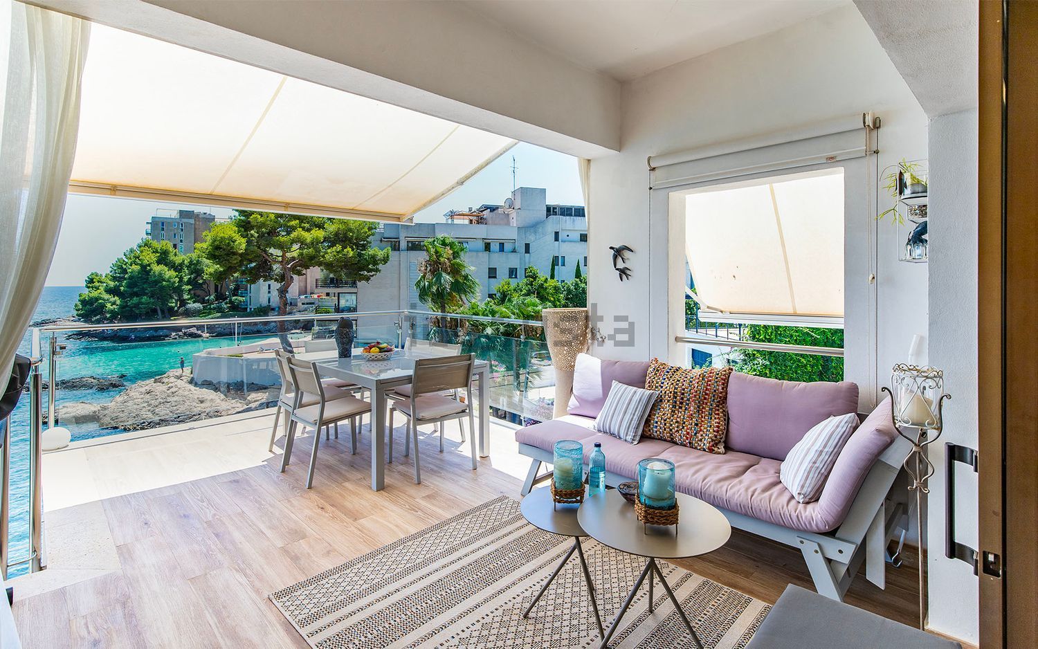 Seafront attic in Calvià — Sea terrace