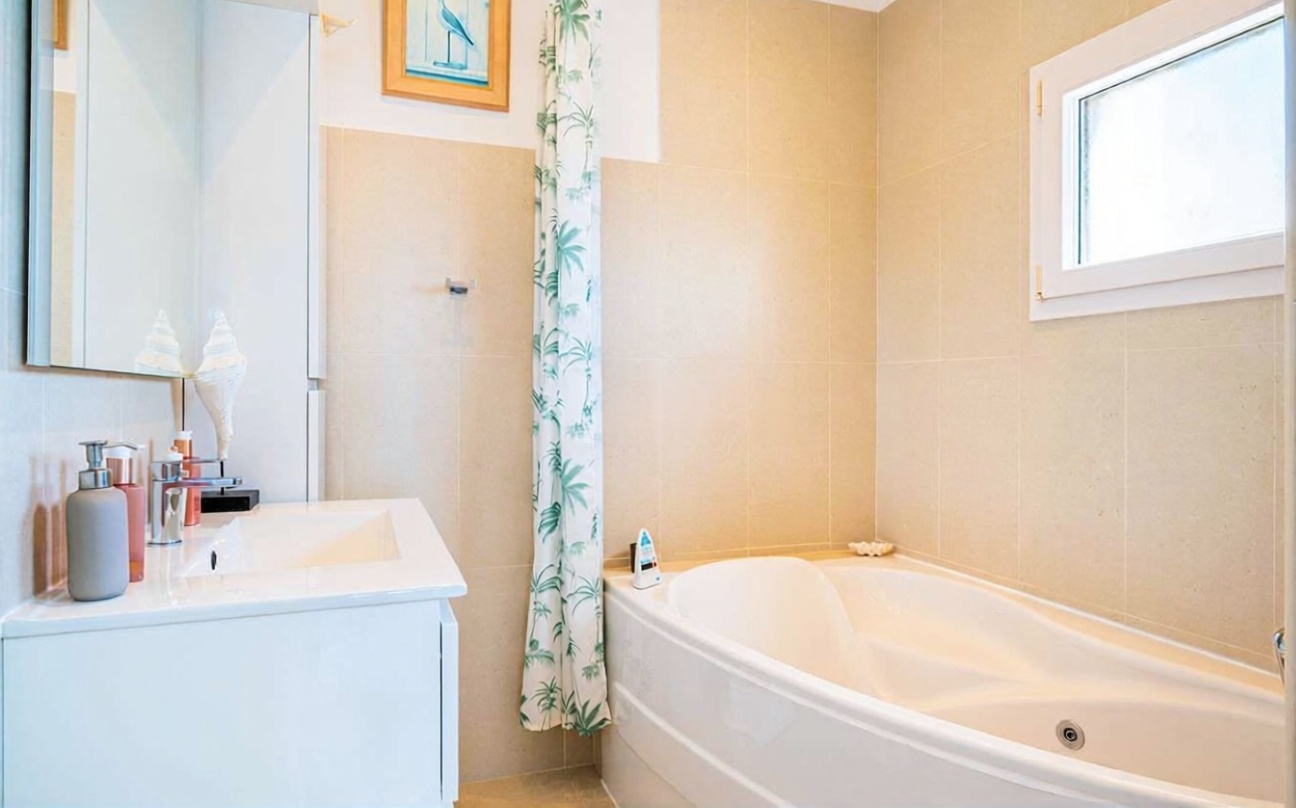 Appartement en attique en première ligne de mer à Andratx — Sanitaires