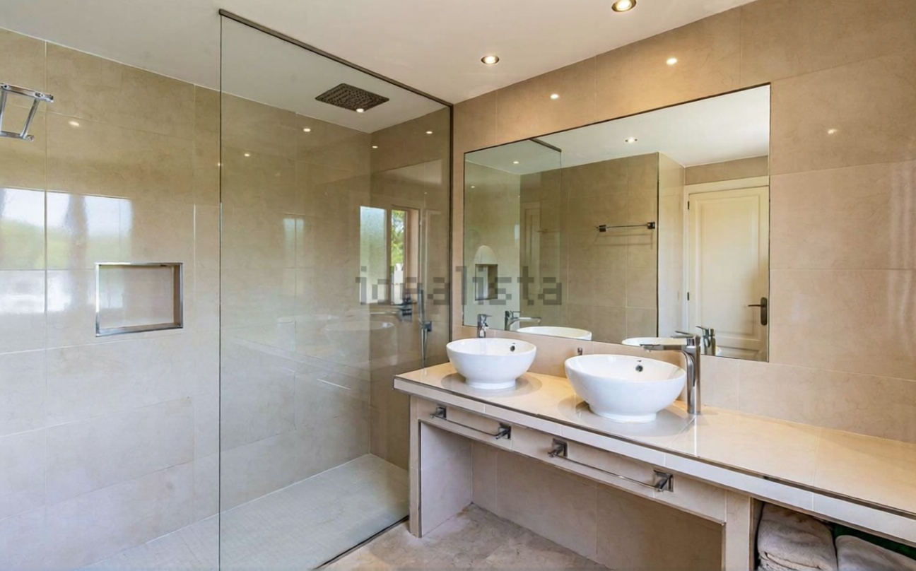 Beachfront duplex in Calvià — Bathroom