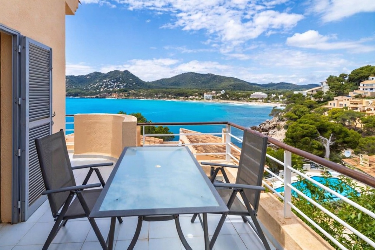 Beachfront duplex in Capdepera