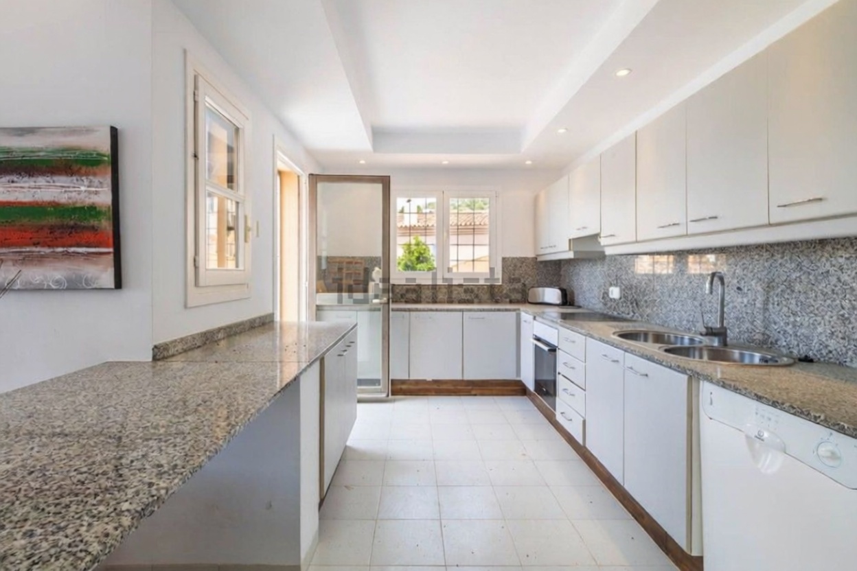 Beachfront duplex in Capdepera — Kitchen