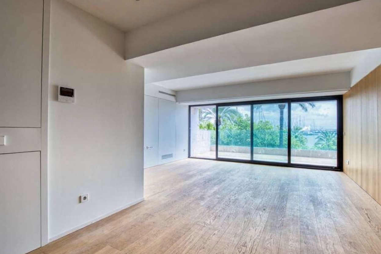Beachfront flat in Palma de Mallorca — Living room