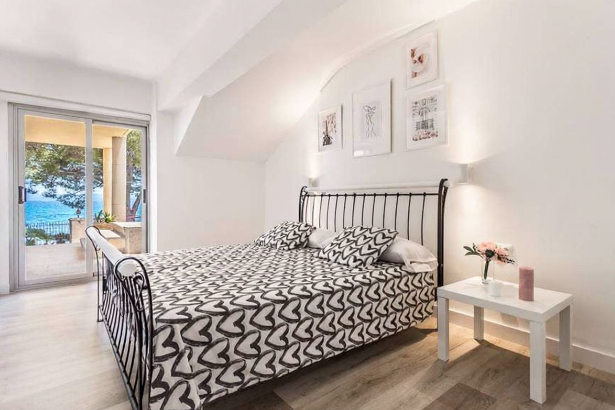 Beachfront flat in Alcúdia — Bedroom