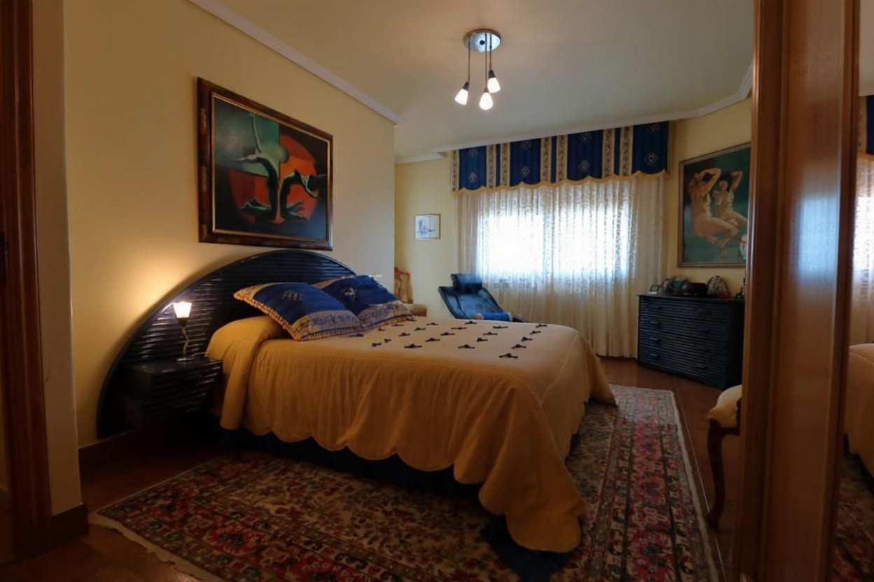 Chalet with direct beach access in Pontevedra — Bedroom