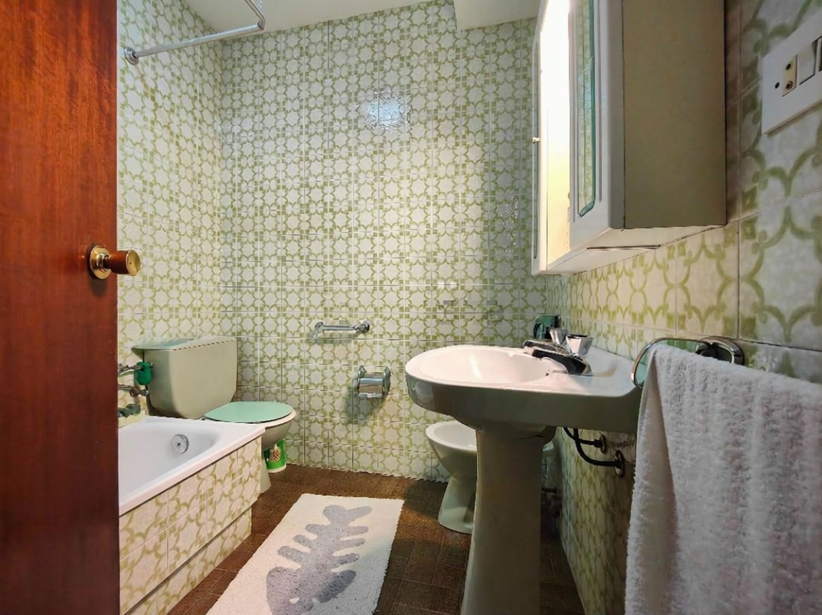 Chalet with direct beach access in Bueu — Bathroom