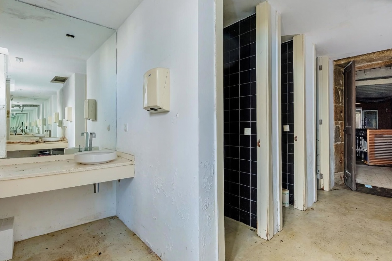 Chalet with direct beach access in Baiona — Bathroom