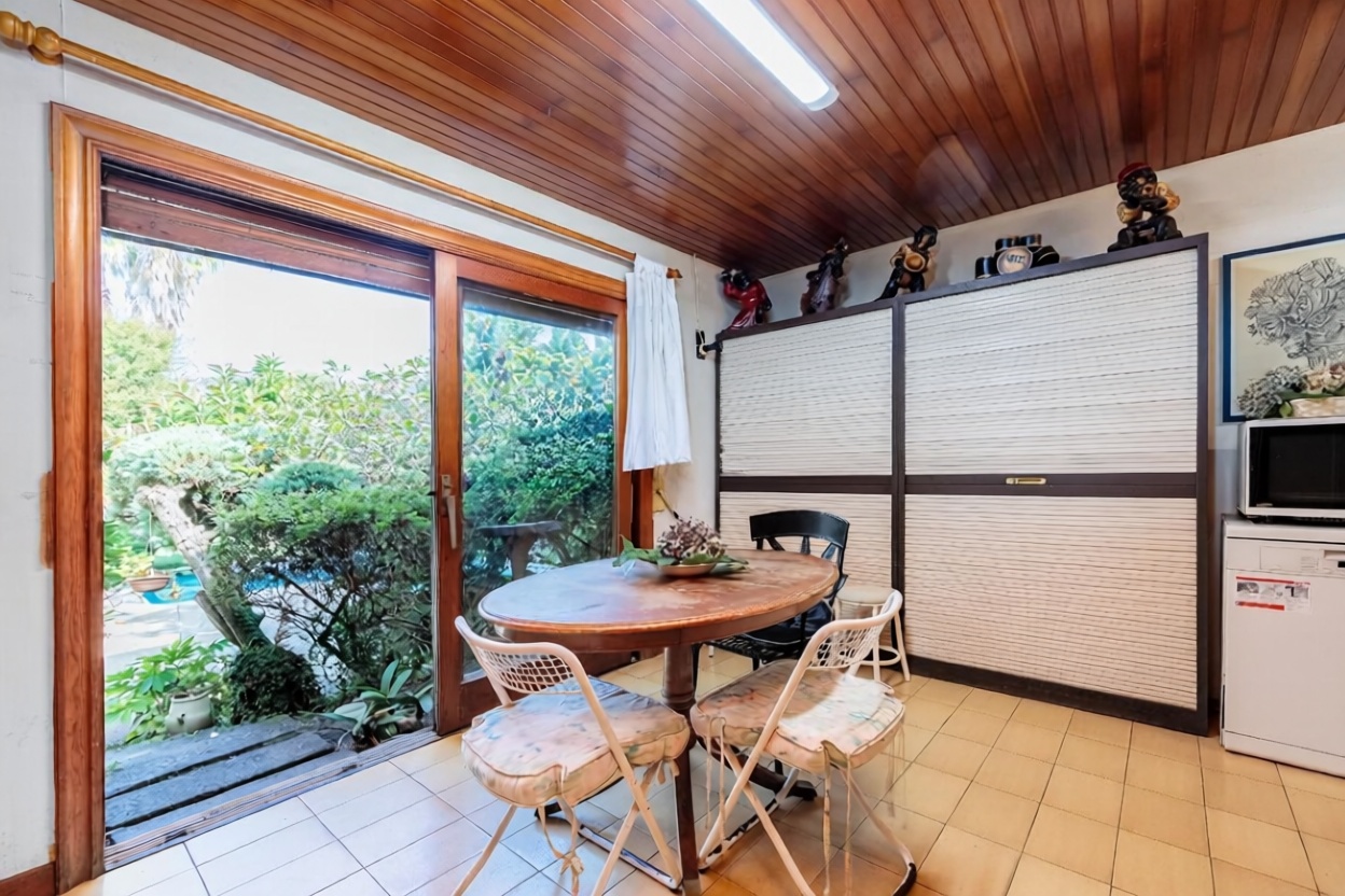 Chalet with direct beach access in Vigo — Kitchen