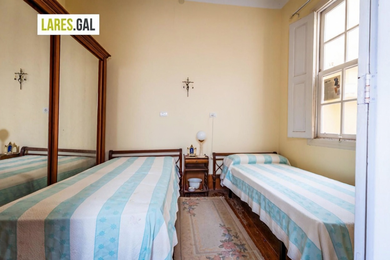 Chalet with direct beach access in Cangas — Bedroom
