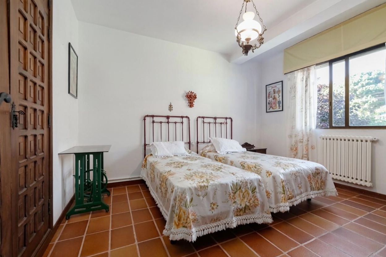 Chalet with direct beach access in Combarro — Bedroom
