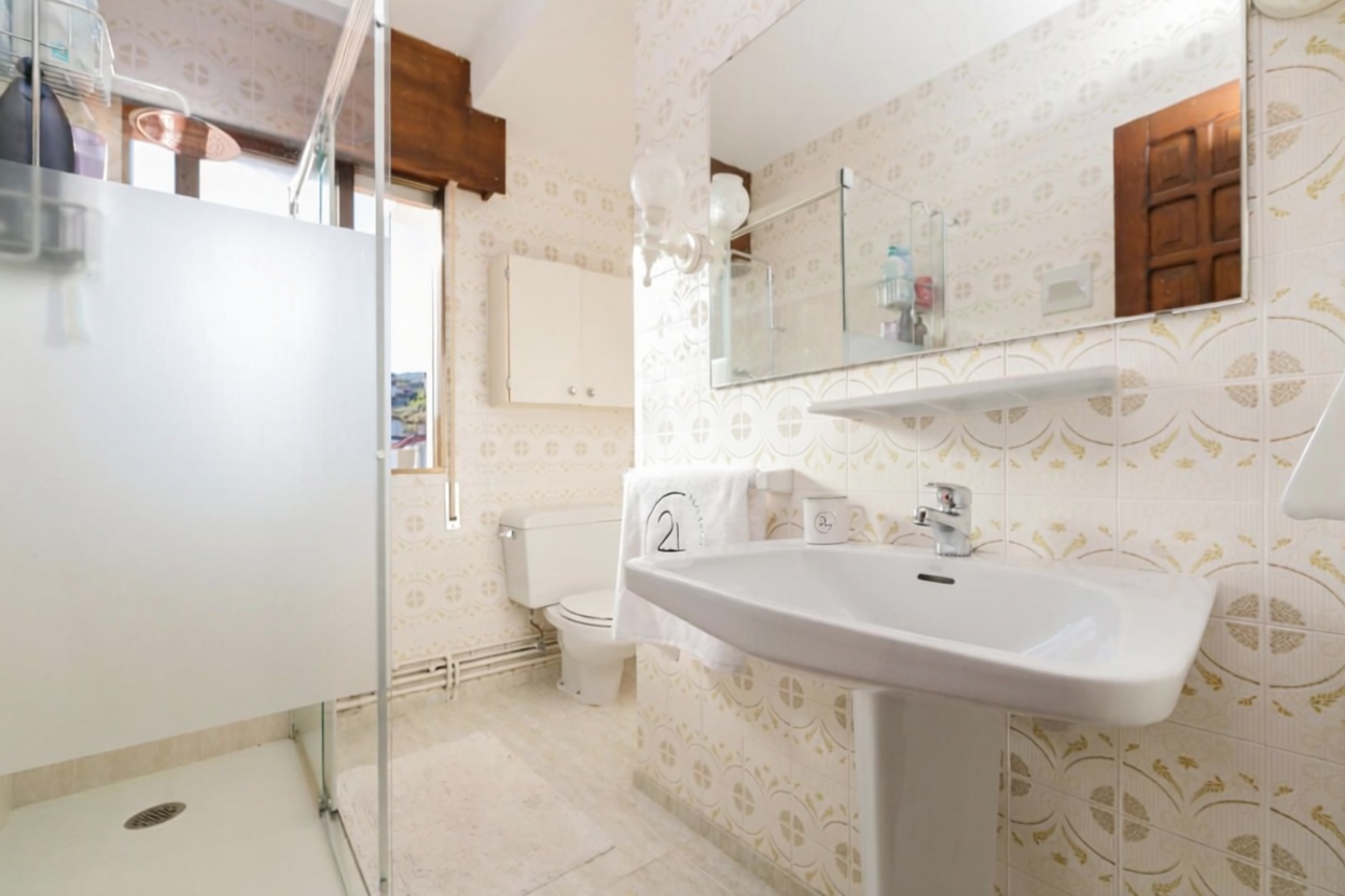 Chalet with direct beach access in Combarro — Bedroom
