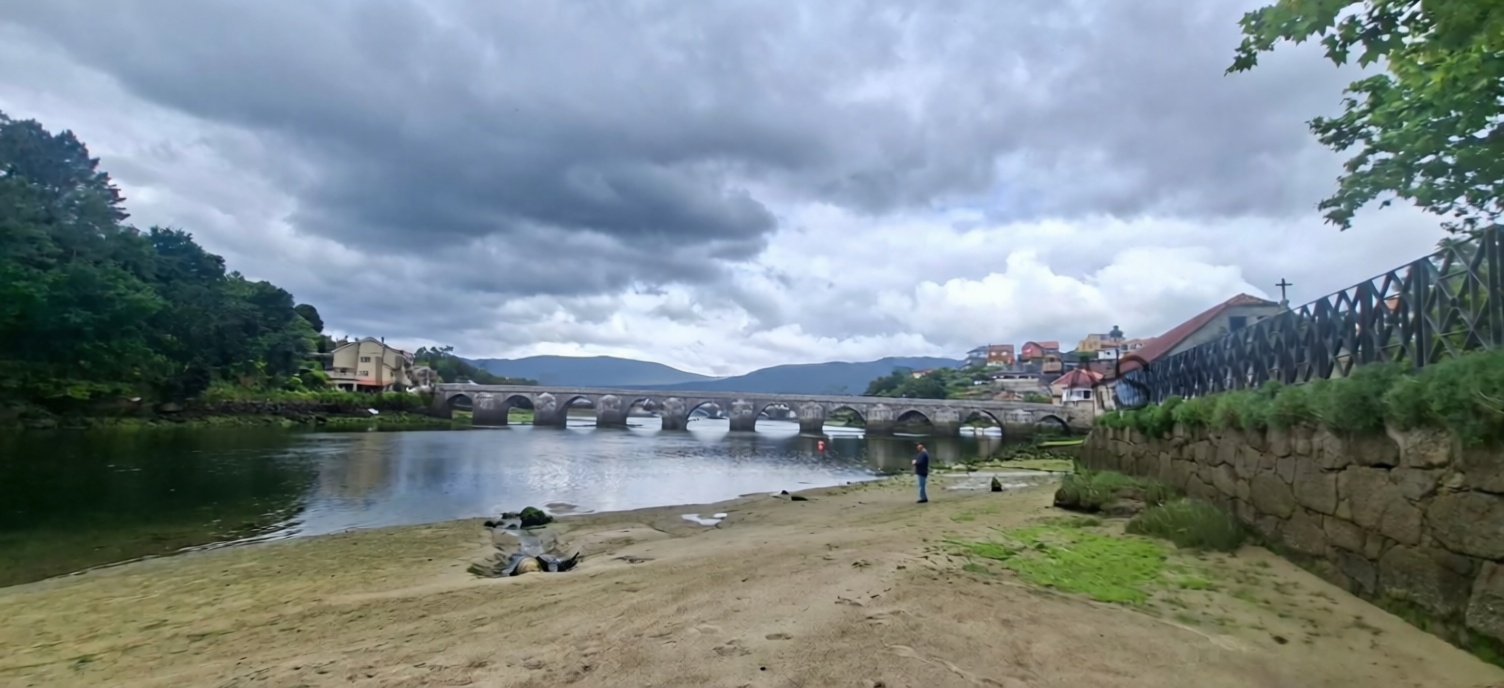 Beachfront flat in Pontevedra — Sea view