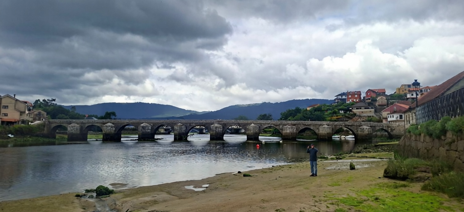 Beachfront flat in Pontevedra — Sea view