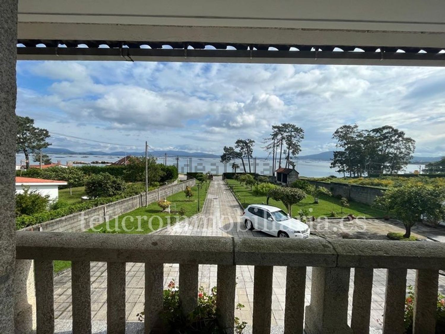 Chalet com acesso direto à praia em Vilanova de Arousa — Terraço mar