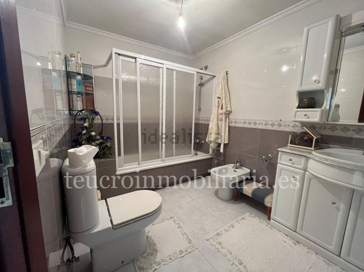 Chalet com acesso direto à praia em Vilanova de Arousa — Casa banho