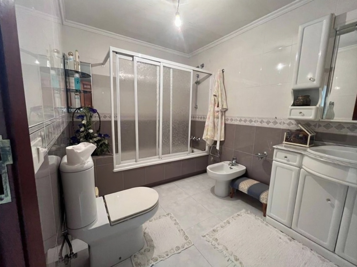 Chalet mit direkter Strandzugang in Vilanova de Arousa — Bad