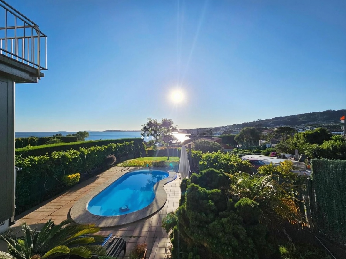 Chalet avec accès direct à la plage à Sanxenxo — Vue mer