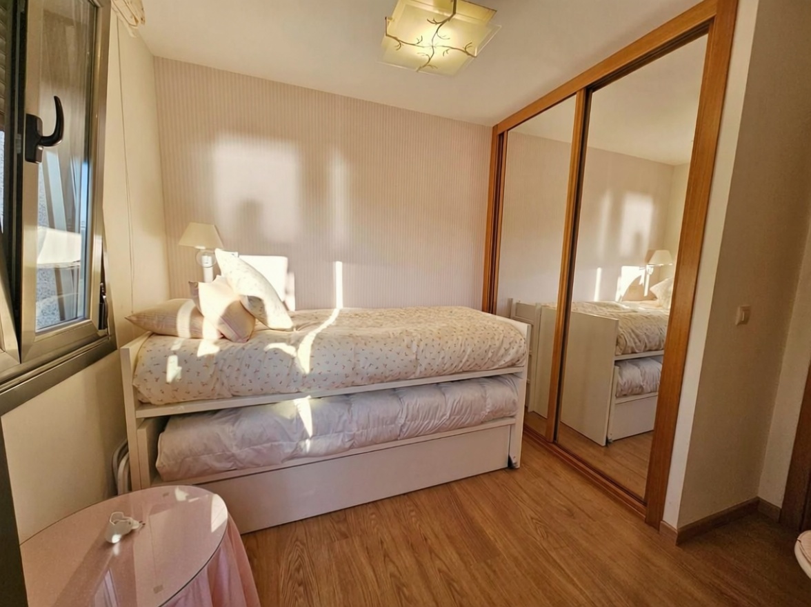 Chalet avec accès direct à la plage à Sanxenxo — Chambre
