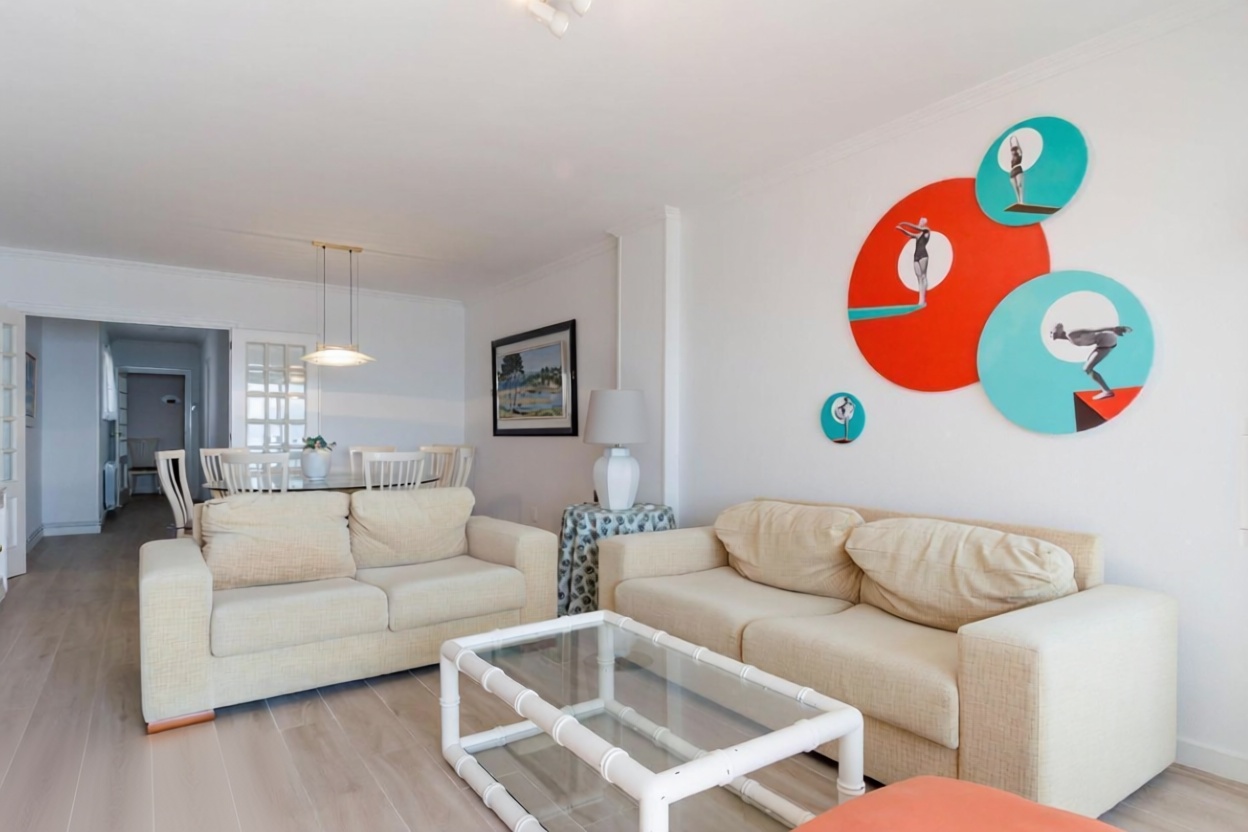 Appartement en première ligne de plage à Sanxenxo — Séjour