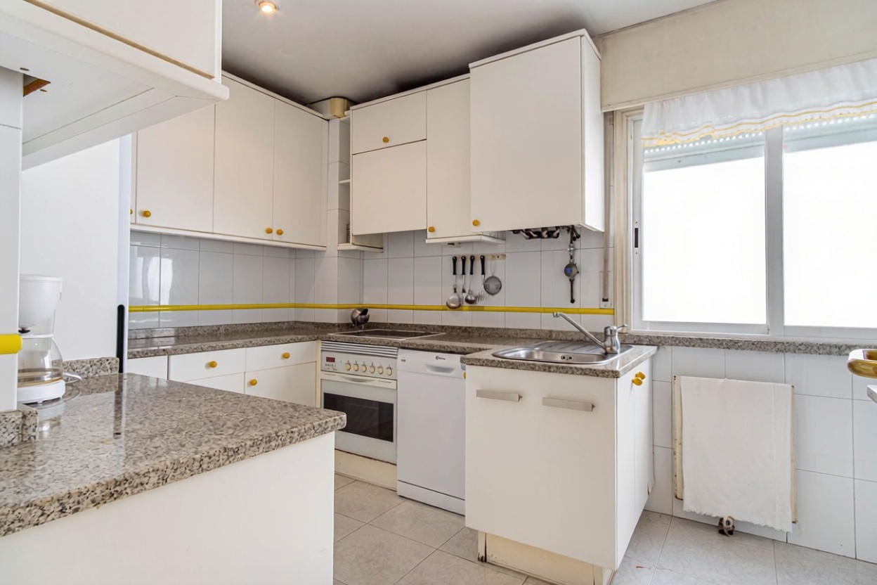 Appartement en première ligne de plage à Sanxenxo — Cuisine