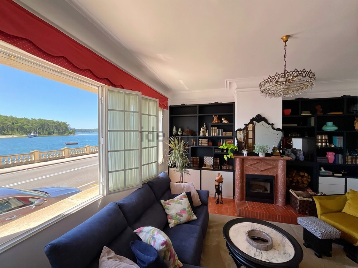 Chalet com acesso direto à praia em Vilagarcía de Arousa — Sala