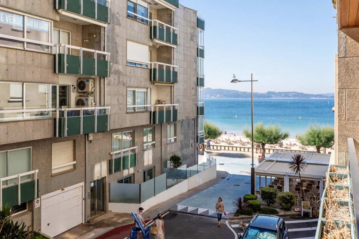 Appartement en première ligne de plage à Sanxenxo — Vue mer