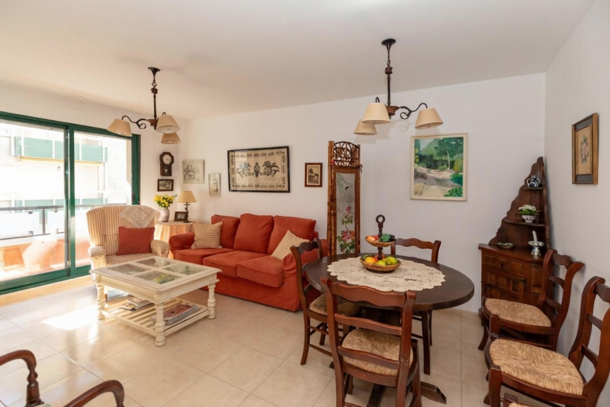 Appartement en première ligne de plage à Sanxenxo — Séjour